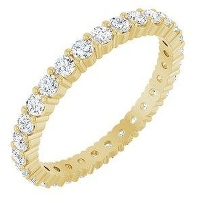 Vínculo shared-prong diamond eternity band in 14K yellow gold